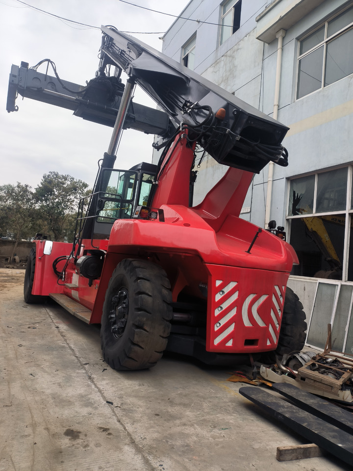 Kalmar DRF450 Used Reach stacker/Container forklift - Reachstacker porta contentores: foto 2 Kalmar DRF450 Used Reach stacker/Container forklift - Reachstacker porta contentores: foto 2