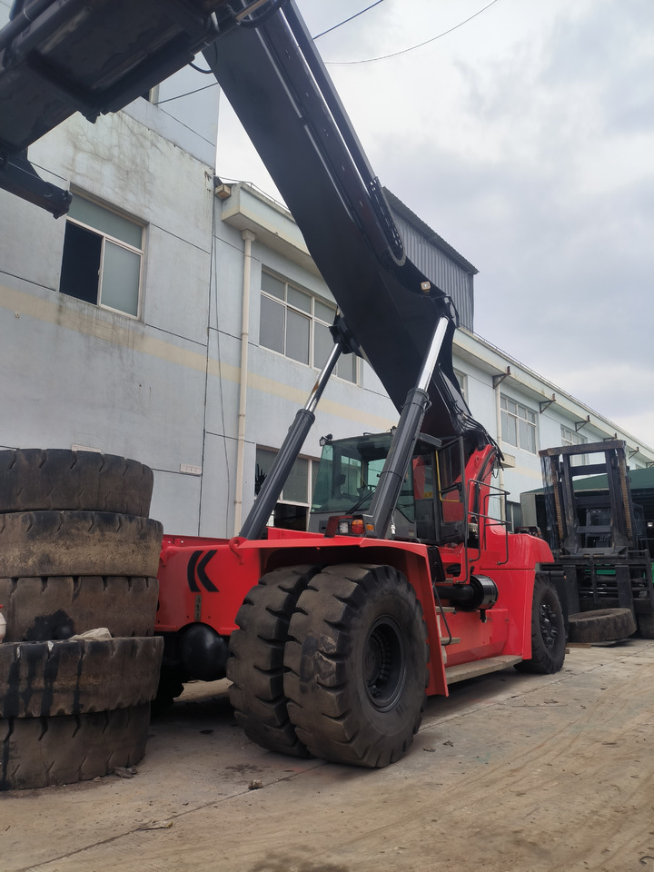Kalmar DRF450 Used Reach stacker/Container forklift - Reachstacker porta contentores: foto 4 Kalmar DRF450 Used Reach stacker/Container forklift - Reachstacker porta contentores: foto 4