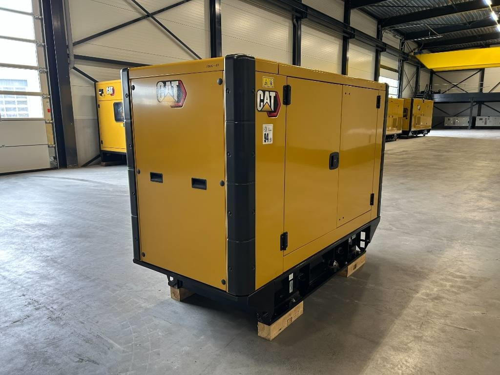 CAT DE33E0 - 33 kVA Generator - DPX-18004 - Gerador elétrico: foto 3 CAT DE33E0 - 33 kVA Generator - DPX-18004 - Gerador elétrico: foto 3