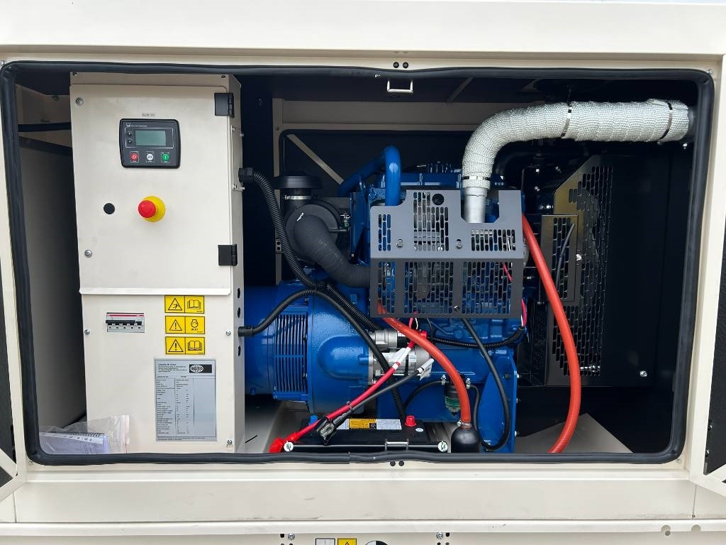 FG Wilson P55-3 - 55 kVA Genset - DPX-16005 - Gerador elétrico: foto 4 FG Wilson P55-3 - 55 kVA Genset - DPX-16005 - Gerador elétrico: foto 4