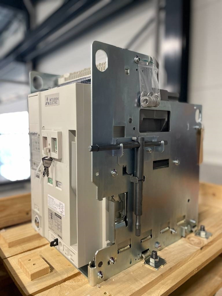 Mitsubishi Circuit breaker 1250A - AE1250-SW 3P - DPX-12648 - Máquina de construção: foto 5 Mitsubishi Circuit breaker 1250A - AE1250-SW 3P - DPX-12648 - Máquina de construção: foto 5