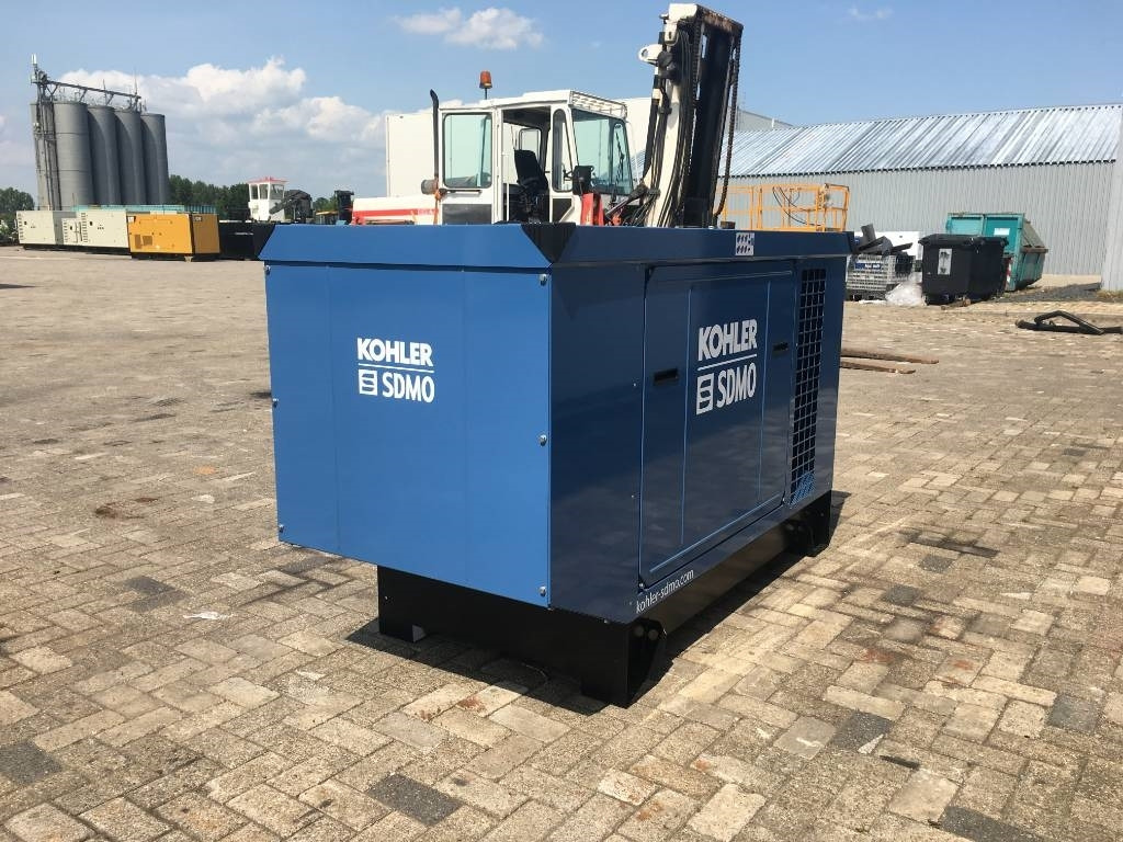 Sdmo J44K - 44 kVA Generator - DPX-17102 - Gerador elétrico: foto 3 Sdmo J44K - 44 kVA Generator - DPX-17102 - Gerador elétrico: foto 3