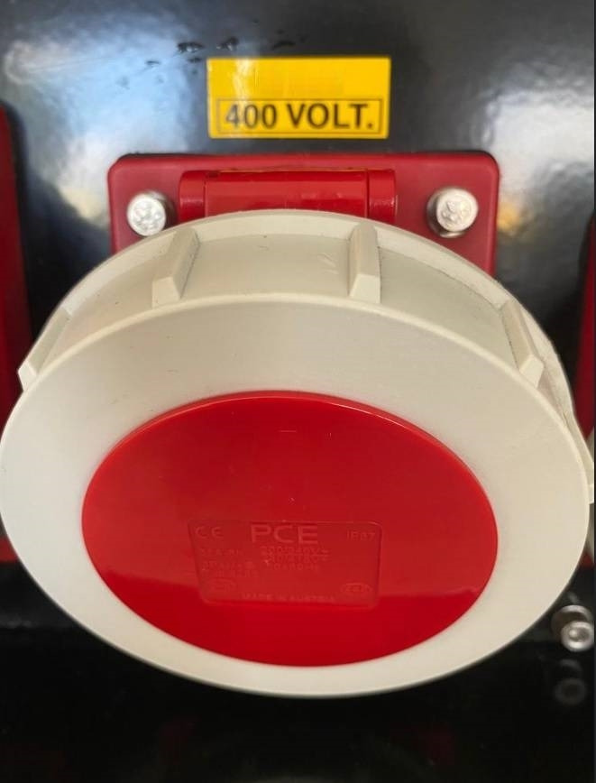 Socket Box 75-160 kVA - 63A - 32A - 2x 16A - IP8X - Equipamento de construção: foto 4 Socket Box 75-160 kVA - 63A - 32A - 2x 16A - IP8X - Equipamento de construção: foto 4