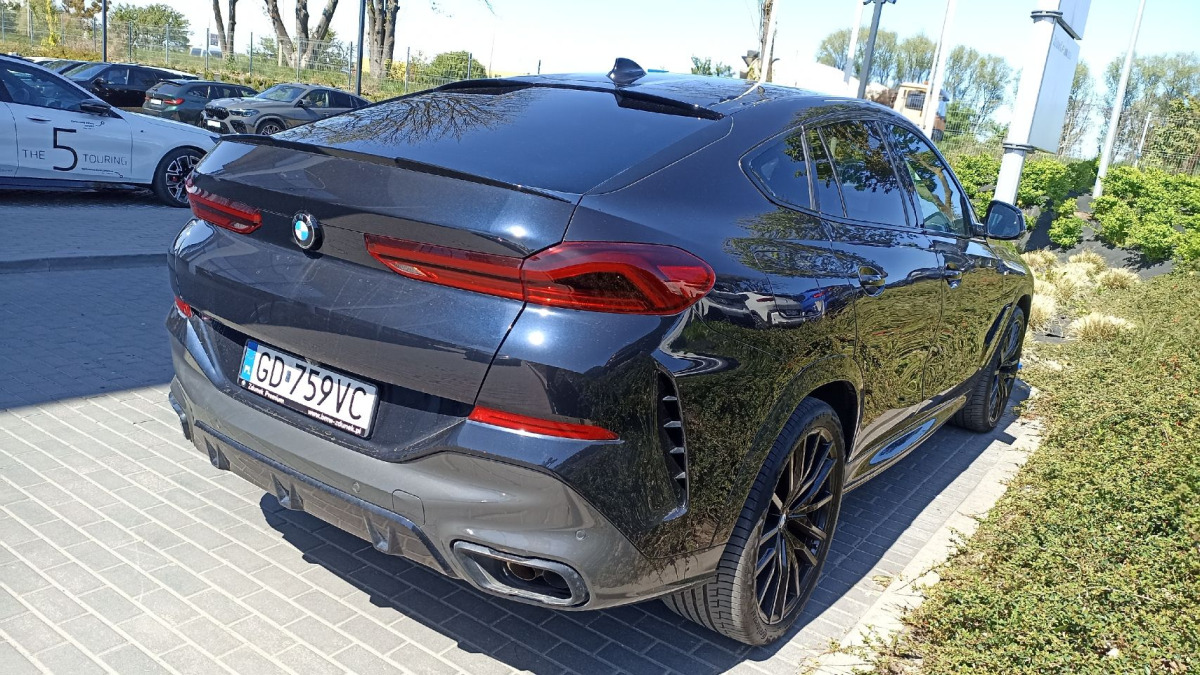 BMW X6 M50i SUV - SUV: foto 3 BMW X6 M50i SUV - SUV: foto 3