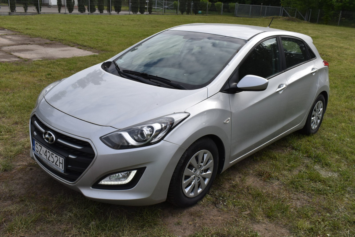 HYUNDAI I30 HATCHBACK - Hatchback: foto 2 HYUNDAI I30 HATCHBACK - Hatchback: foto 2