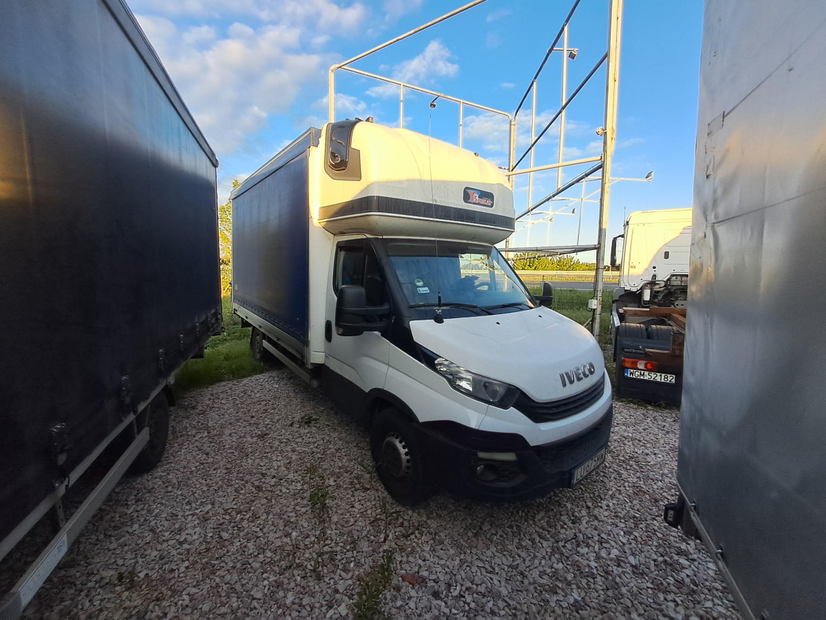 IVECO 35S18 PLANDEKA - Carrinha de lona: foto 1 IVECO 35S18 PLANDEKA - Carrinha de lona: foto 1