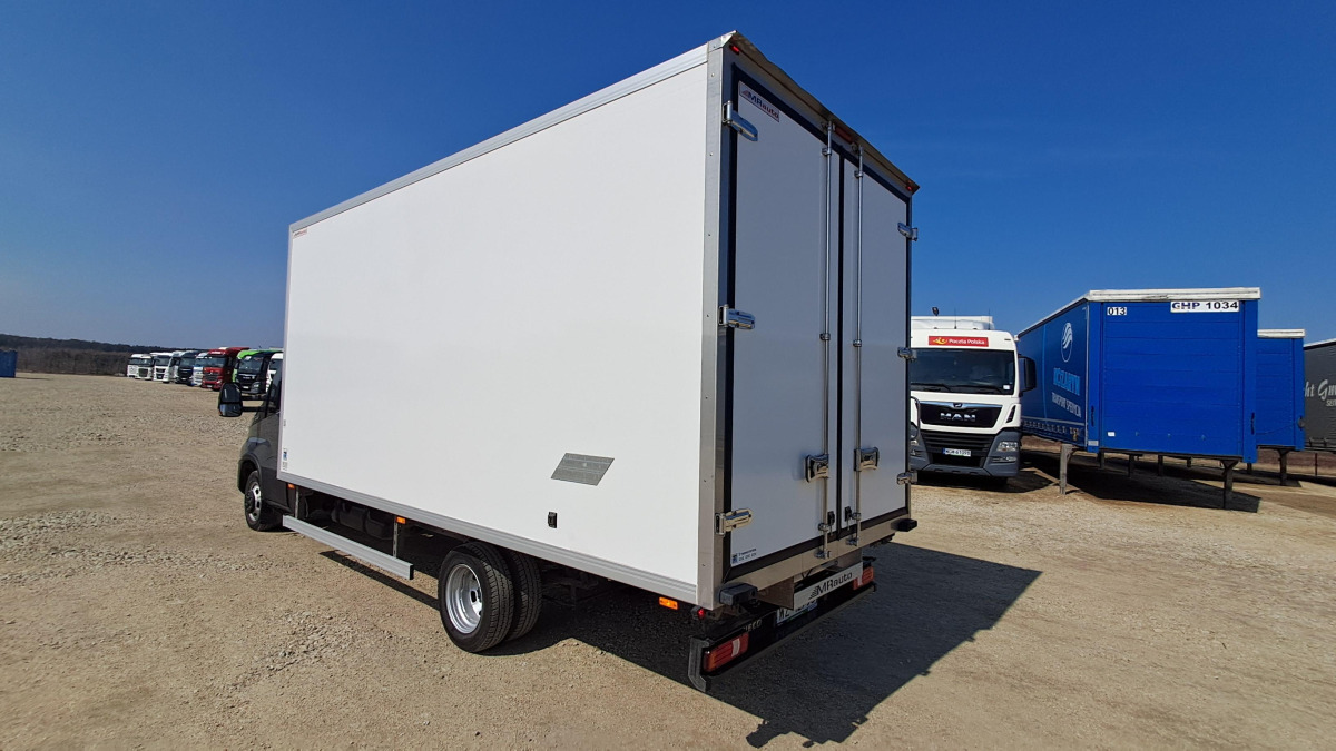 IVECO DAILY 50C18 CHŁODNIA Z AGREGATEM - Camião frigorífico: foto 5 IVECO DAILY 50C18 CHŁODNIA Z AGREGATEM - Camião frigorífico: foto 5