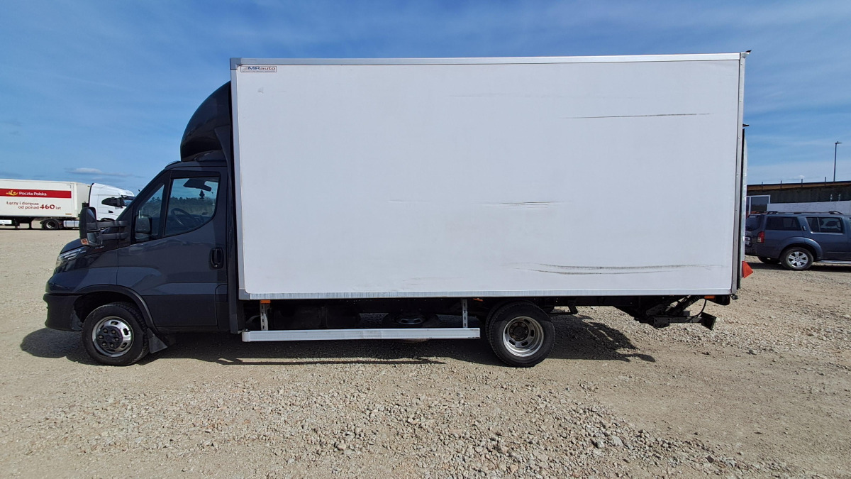 IVECO DAILY 50C18 KONTENER Z WINDĄ - Carrinha de contentor: foto 4 IVECO DAILY 50C18 KONTENER Z WINDĄ - Carrinha de contentor: foto 4