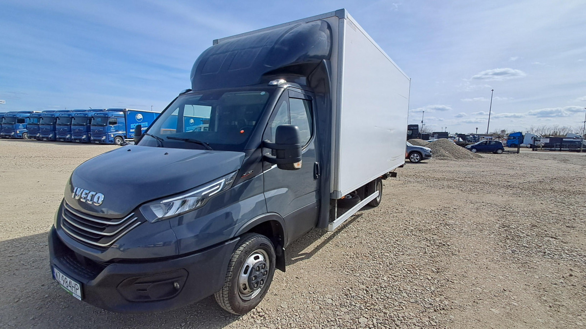 IVECO DAILY 50C18 KONTENER Z WINDĄ - Carrinha de contentor: foto 3 IVECO DAILY 50C18 KONTENER Z WINDĄ - Carrinha de contentor: foto 3