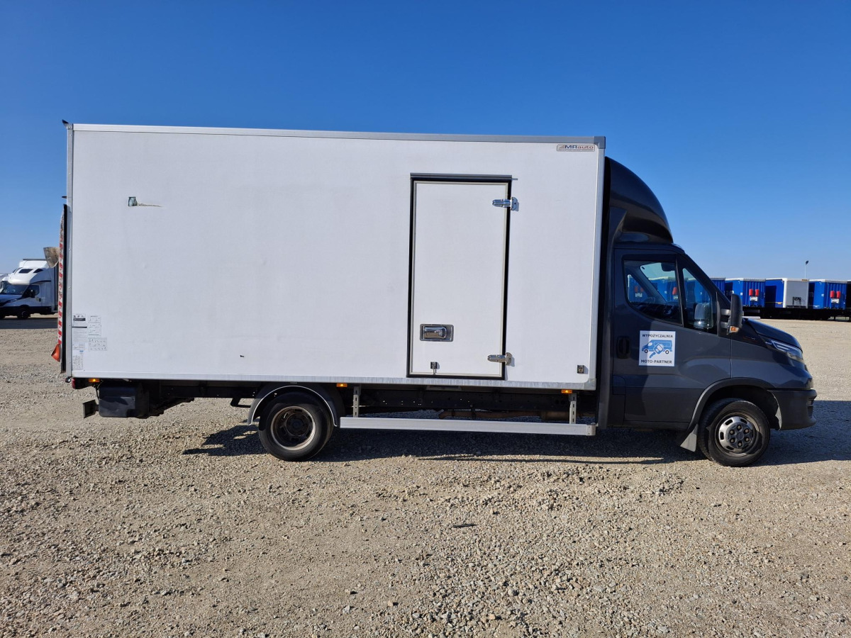 IVECO DAILY 50C18 KONTENER Z WINDĄ - Camião furgão: foto 4 IVECO DAILY 50C18 KONTENER Z WINDĄ - Camião furgão: foto 4