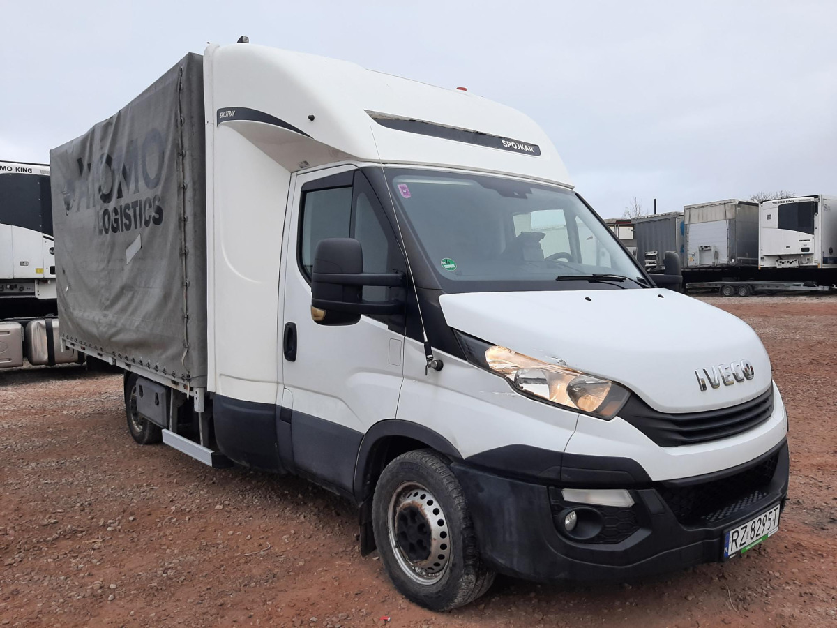 IVECO DAILY PLANDEKA - Carrinha de lona: foto 1 IVECO DAILY PLANDEKA - Carrinha de lona: foto 1