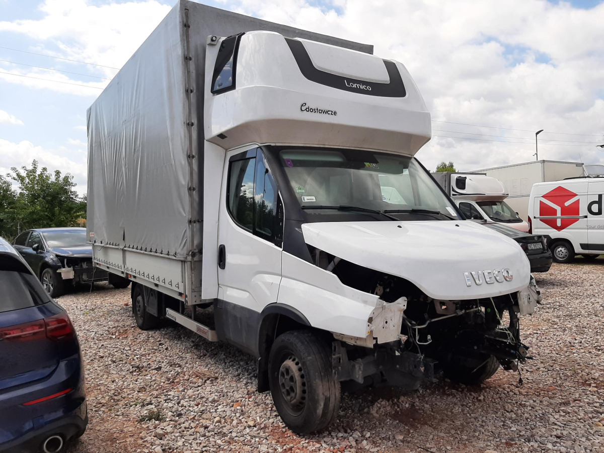 IVECO DAILY PLANDEKA - Carrinha de lona: foto 1 IVECO DAILY PLANDEKA - Carrinha de lona: foto 1