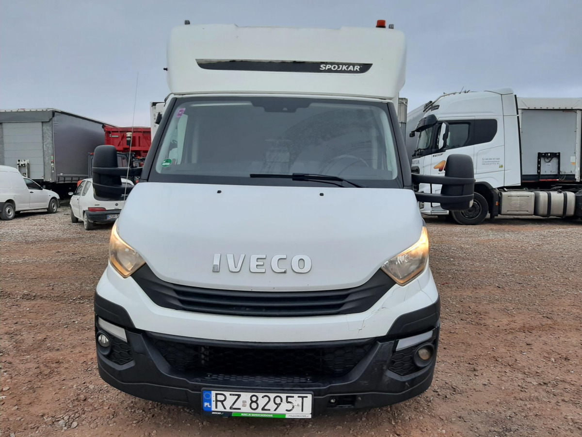 IVECO DAILY PLANDEKA - Carrinha de lona: foto 3 IVECO DAILY PLANDEKA - Carrinha de lona: foto 3