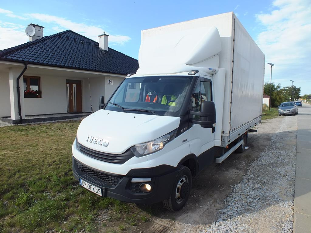 IVECO DAILY PLANDEKA - Carrinha de lona: foto 2 IVECO DAILY PLANDEKA - Carrinha de lona: foto 2
