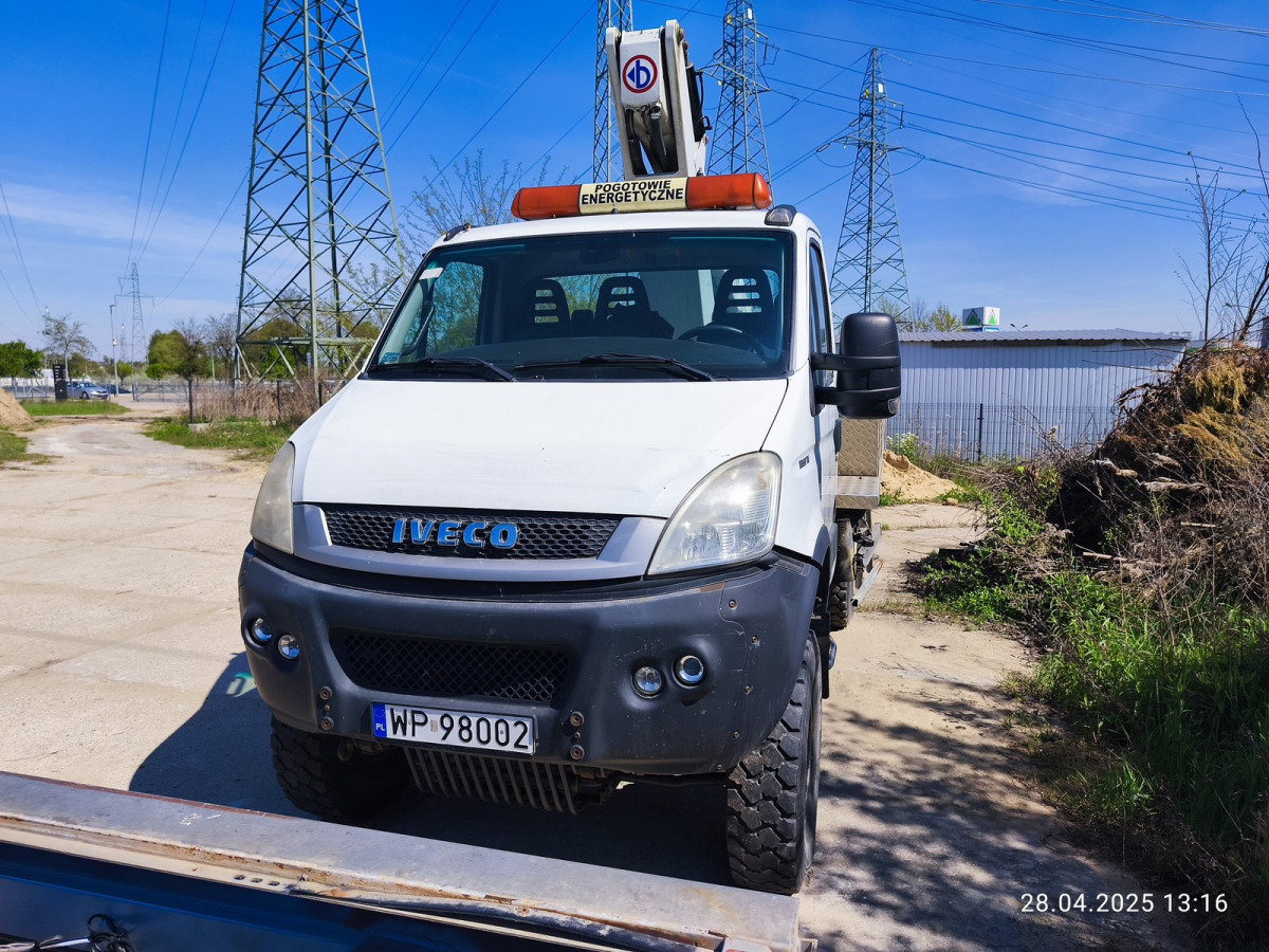 IVECO DAILY PODNOŚNIK DO PRAC KONSERWACYJNO-MONTAŻOWYCH - Caminhão com plataforma aérea: foto 3 IVECO DAILY PODNOŚNIK DO PRAC KONSERWACYJNO-MONTAŻOWYCH - Caminhão com plataforma aérea: foto 3