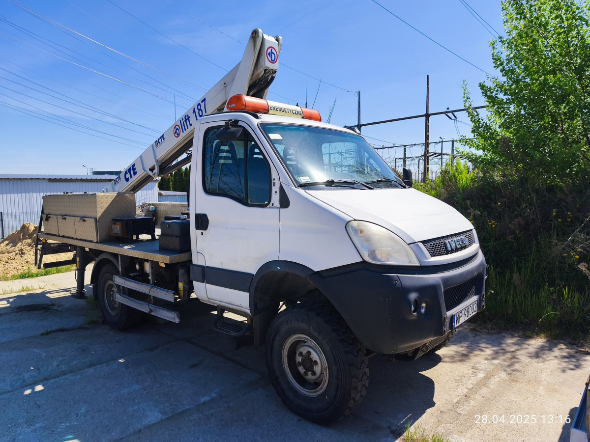 IVECO DAILY PODNOŚNIK DO PRAC KONSERWACYJNO-MONTAŻOWYCH - Caminhão com plataforma aérea: foto 1 IVECO DAILY PODNOŚNIK DO PRAC KONSERWACYJNO-MONTAŻOWYCH - Caminhão com plataforma aérea: foto 1