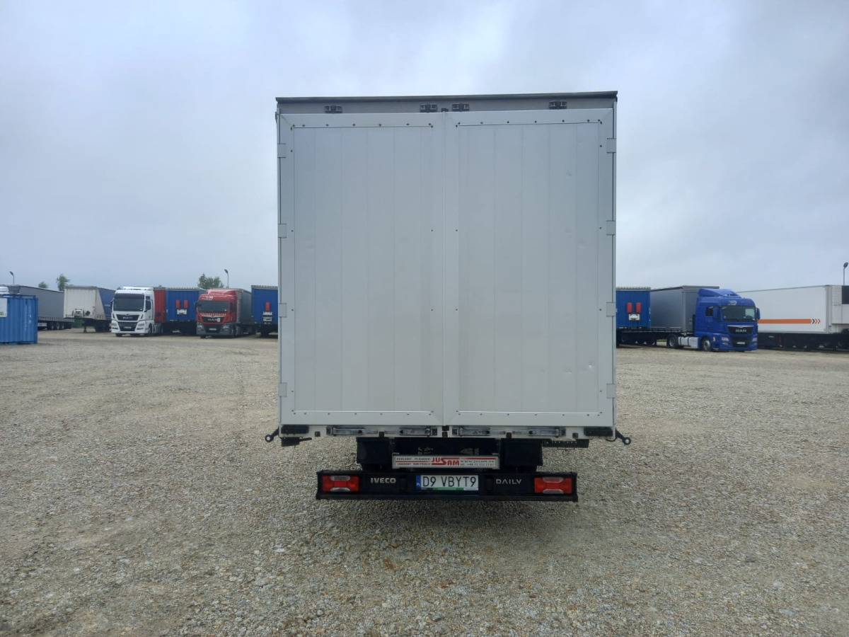 IVECO/JUSAM STANISŁAWJURKOWSKI 50C18/JU06 PLANDEKA - Carrinha de lona: foto 4 IVECO/JUSAM STANISŁAWJURKOWSKI 50C18/JU06 PLANDEKA - Carrinha de lona: foto 4