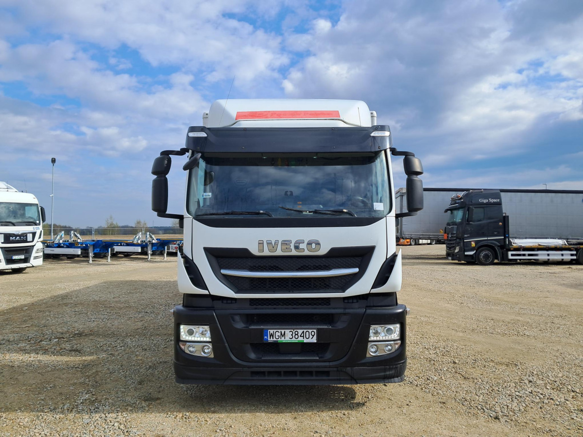 IVECO STRALIS KONTENER Z WINDĄ - Camião furgão: foto 2 IVECO STRALIS KONTENER Z WINDĄ - Camião furgão: foto 2