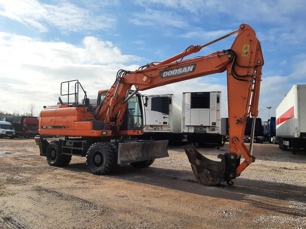 Koparka kołowa Doosan DX190W-3 2014 - 9261 mtg - silnik sprawny - Escavadeira de rodas: foto 1 Koparka kołowa Doosan DX190W-3 2014 - 9261 mtg - silnik sprawny - Escavadeira de rodas: foto 1