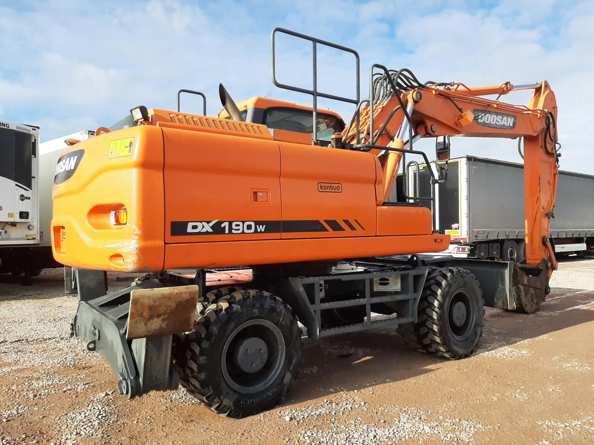 Koparka kołowa Doosan DX190W-3 2014 - 9261 mtg - silnik sprawny - Escavadeira de rodas: foto 5 Koparka kołowa Doosan DX190W-3 2014 - 9261 mtg - silnik sprawny - Escavadeira de rodas: foto 5