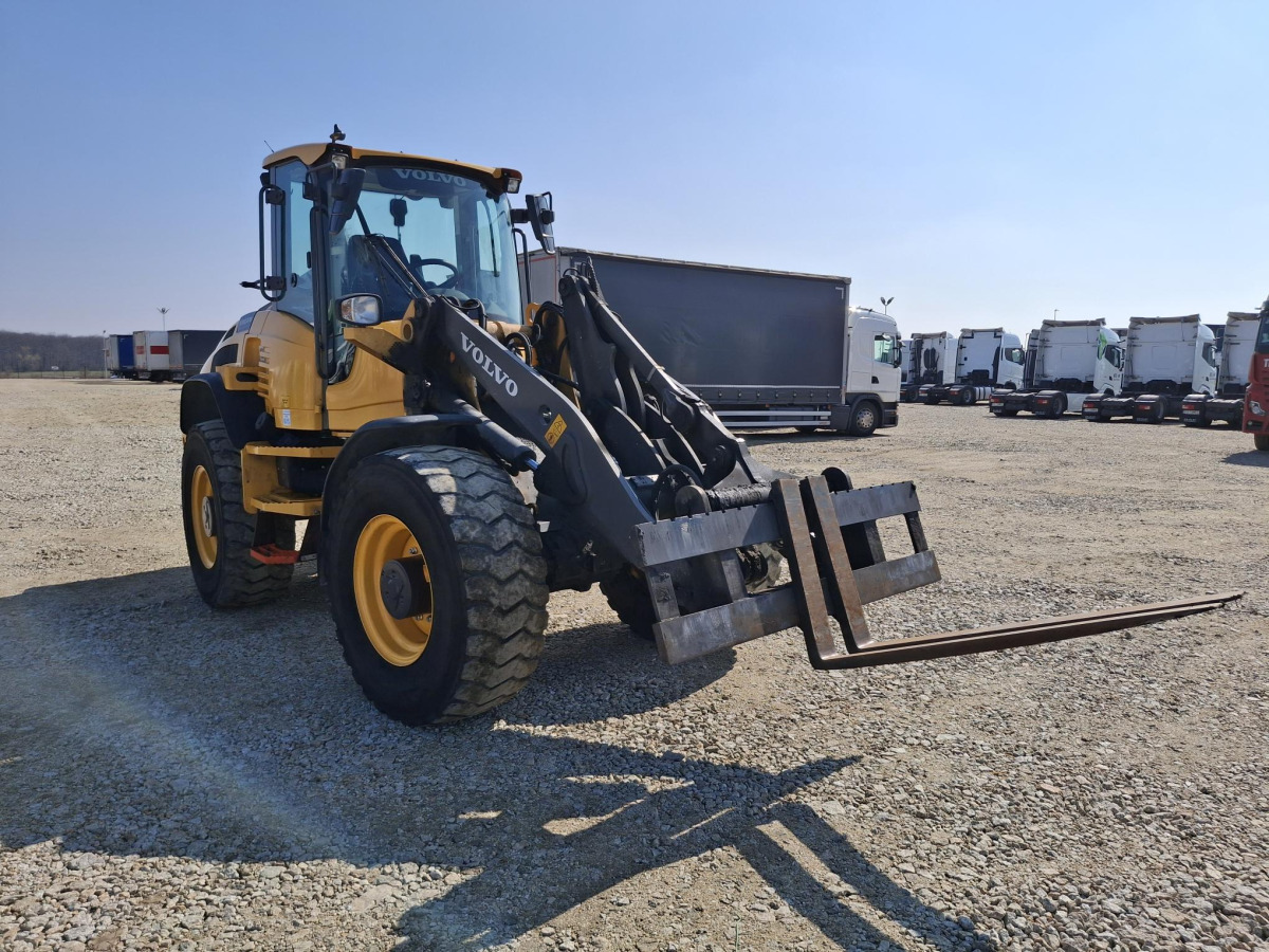 Ładowarka kołowa VOLVO L45H - 2023 - 7858 mth - 75 kW - Pá carregadora de rodas: foto 1 Ładowarka kołowa VOLVO L45H - 2023 - 7858 mth - 75 kW - Pá carregadora de rodas: foto 1