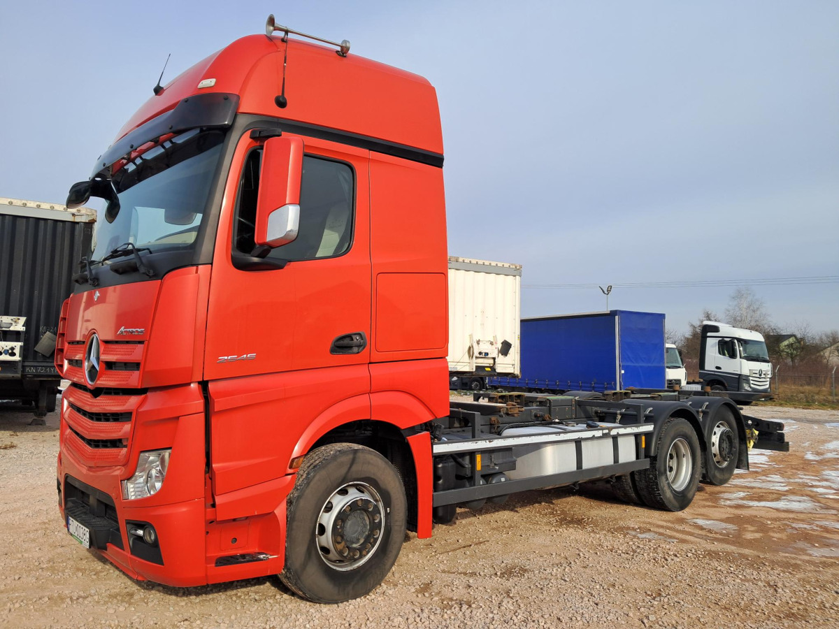 MERCEDES BENZ ACTROS BDF - Camião transportador de contêineres/ Caixa móvel: foto 3 MERCEDES BENZ ACTROS BDF - Camião transportador de contêineres/ Caixa móvel: foto 3