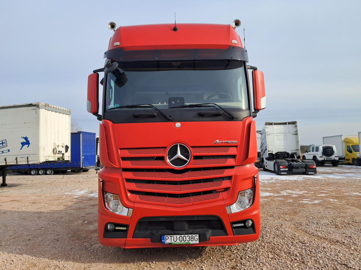 MERCEDES BENZ ACTROS BDF - Camião transportador de contêineres/ Caixa móvel: foto 2 MERCEDES BENZ ACTROS BDF - Camião transportador de contêineres/ Caixa móvel: foto 2