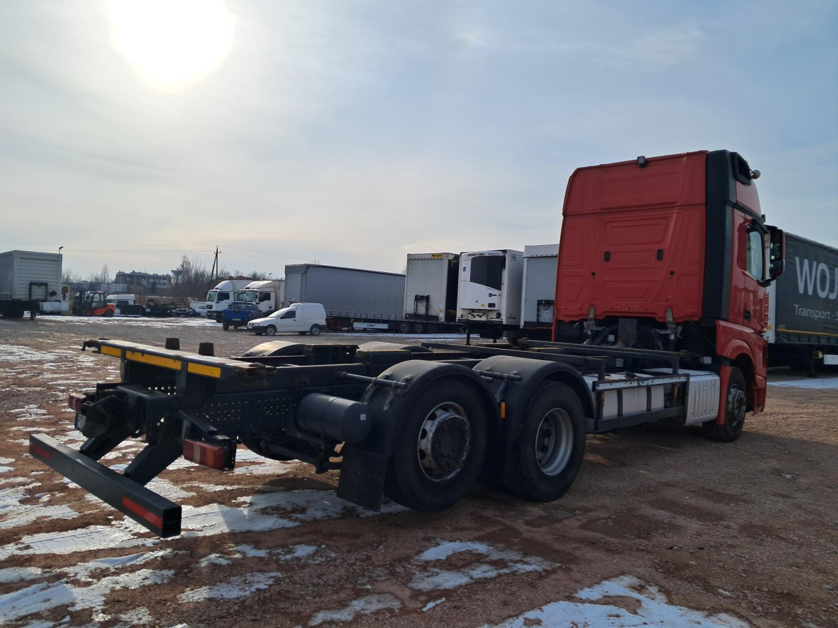 MERCEDES BENZ ACTROS BDF - Camião transportador de contêineres/ Caixa móvel: foto 4 MERCEDES BENZ ACTROS BDF - Camião transportador de contêineres/ Caixa móvel: foto 4