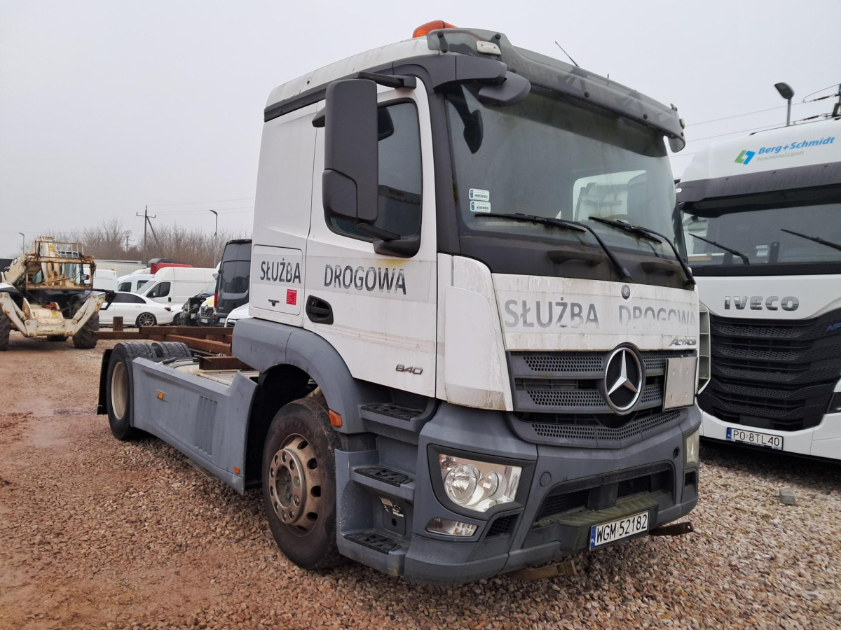 MERCEDES BENZ ACTROS DO ZABUDOWY - Camião transportador de contêineres/ Caixa móvel: foto 1 MERCEDES BENZ ACTROS DO ZABUDOWY - Camião transportador de contêineres/ Caixa móvel: foto 1