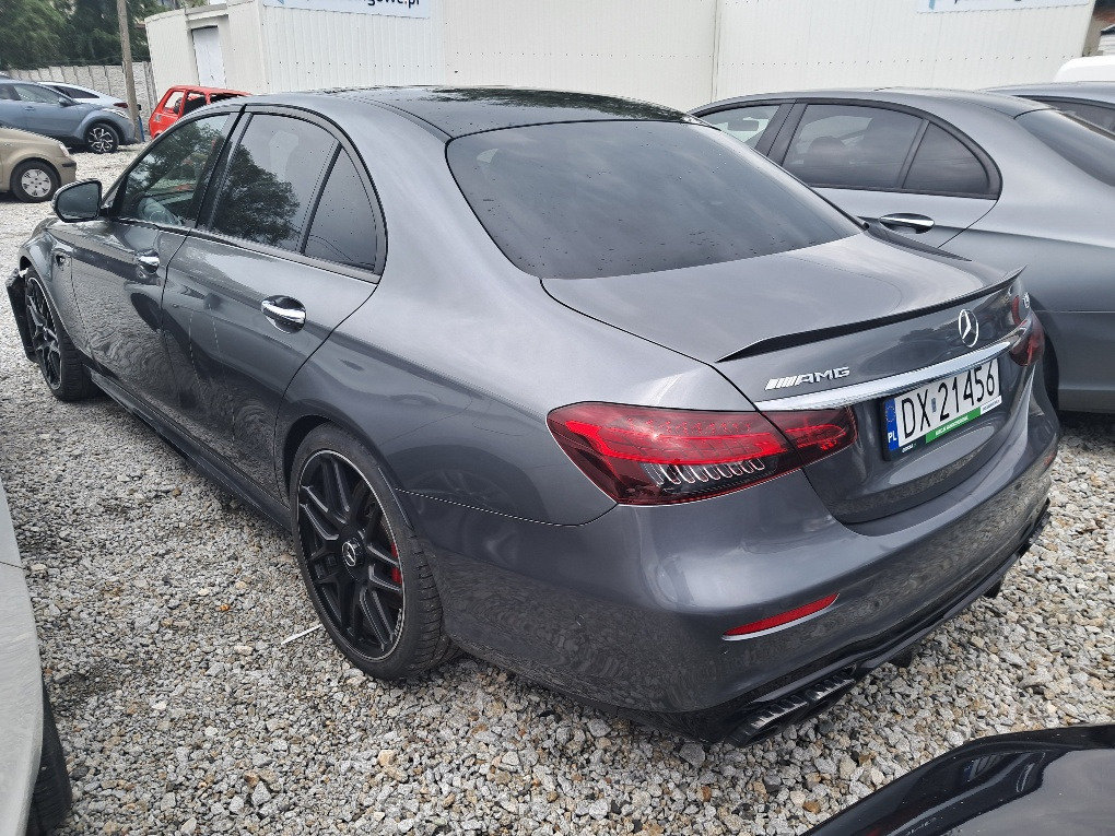 Sedan MERCEDES BENZ AMG E63S SEDAN: foto 6