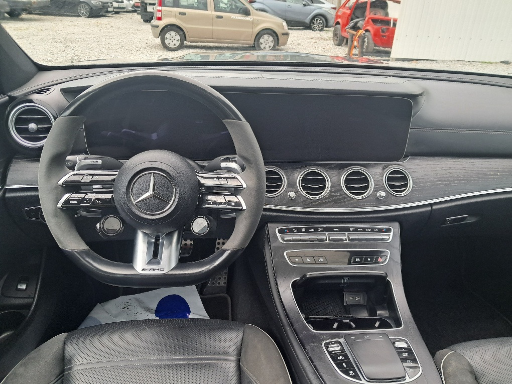 Sedan MERCEDES BENZ AMG E63S SEDAN: foto 9
