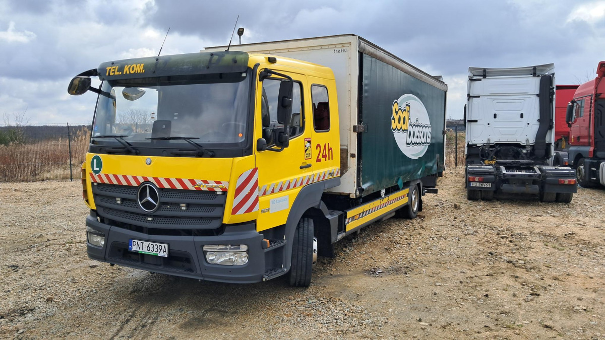 MERCEDES BENZ ATEGO SPECJALISTYCZNY - Camião de lona: foto 2 MERCEDES BENZ ATEGO SPECJALISTYCZNY - Camião de lona: foto 2