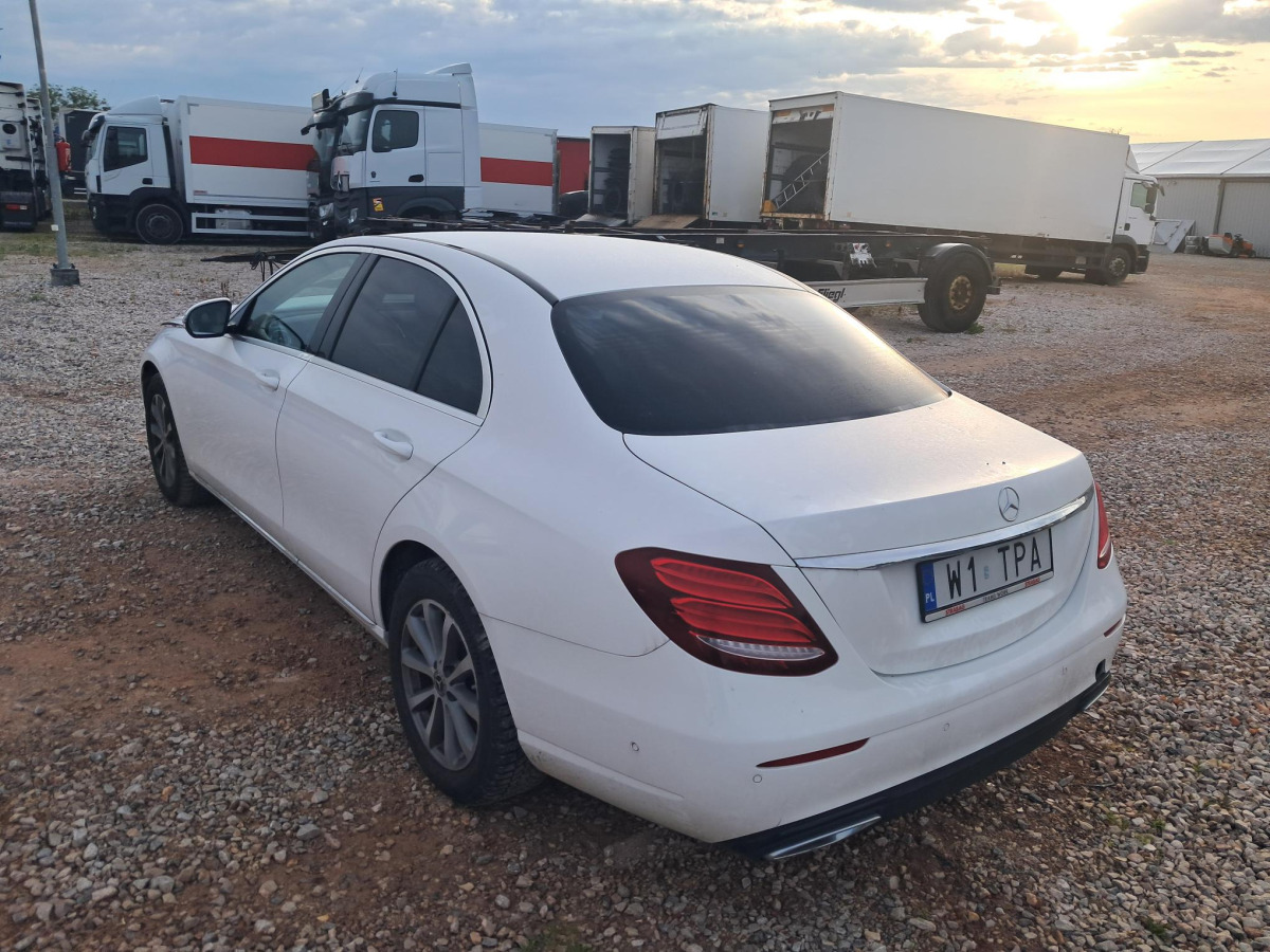 MERCEDES BENZ E 220 D 4MATIC SEDAN - Sedan: foto 4 MERCEDES BENZ E 220 D 4MATIC SEDAN - Sedan: foto 4