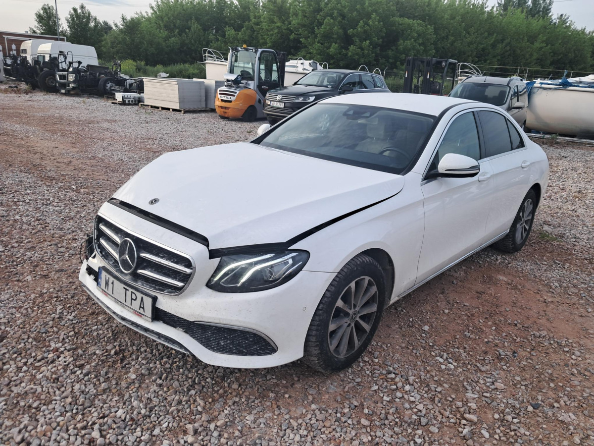 MERCEDES BENZ E 220 D 4MATIC SEDAN - Sedan: foto 3 MERCEDES BENZ E 220 D 4MATIC SEDAN - Sedan: foto 3