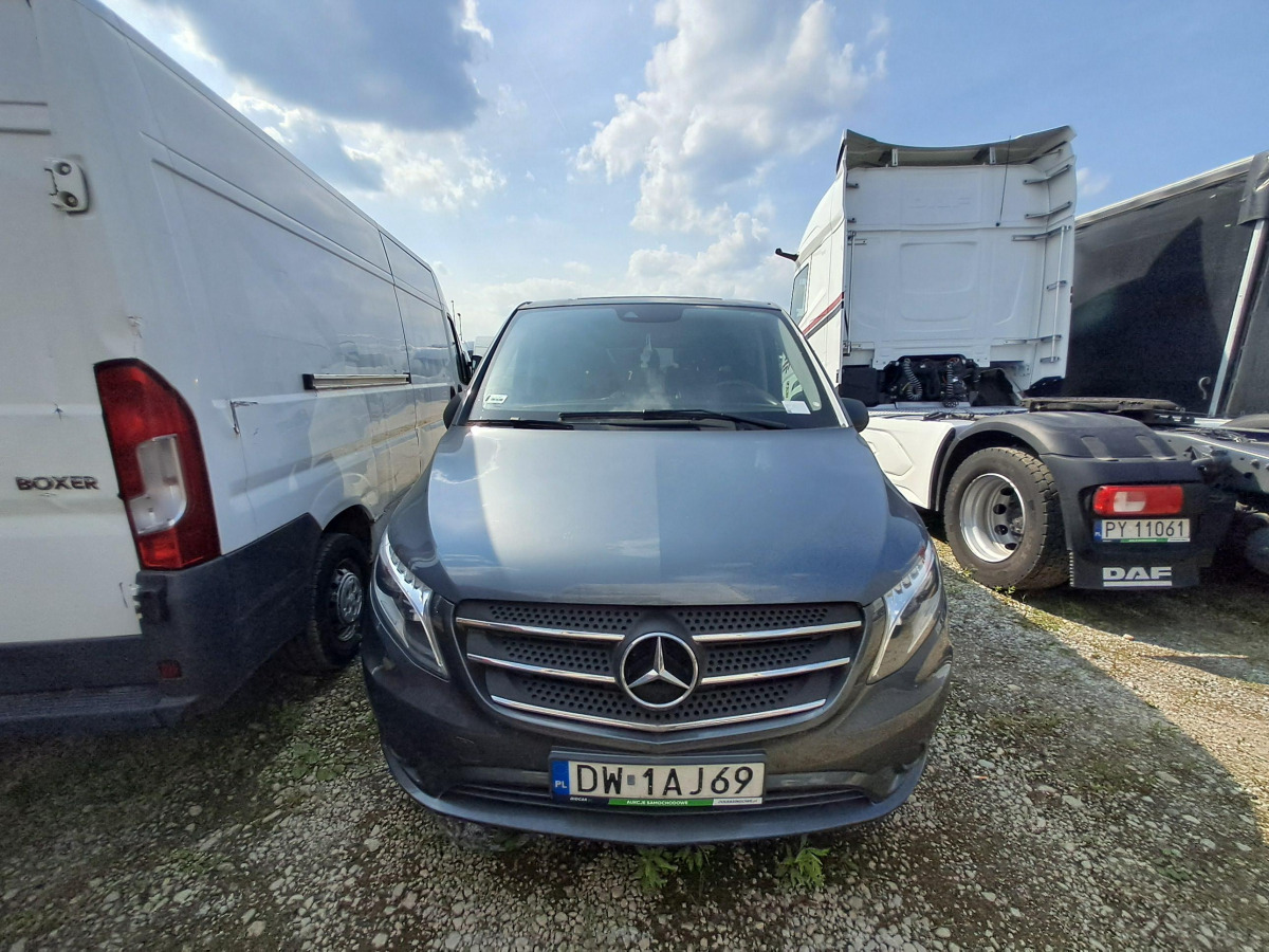 MERCEDES BENZ VITO TOURER VAN - Automóvel: foto 2 MERCEDES BENZ VITO TOURER VAN - Automóvel: foto 2