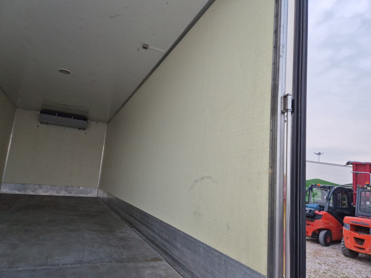 Camião frigorífico RENAULT D16 CHŁODNIA: foto 16