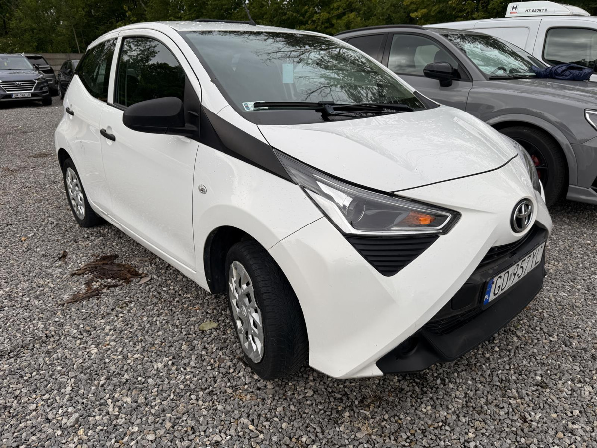 TOYOTA AYGO VVT-I 5H/B MT5 HATCHBACK - BRAK KLUCZYKÓW - Hatchback: foto 1 TOYOTA AYGO VVT-I 5H/B MT5 HATCHBACK - BRAK KLUCZYKÓW - Hatchback: foto 1