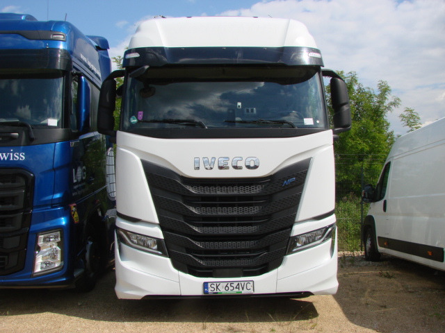 IVECO AS440ST/FP LT LNG CIĄGNIK SIODŁOWY - Tractor: foto 2 IVECO AS440ST/FP LT LNG CIĄGNIK SIODŁOWY - Tractor: foto 2