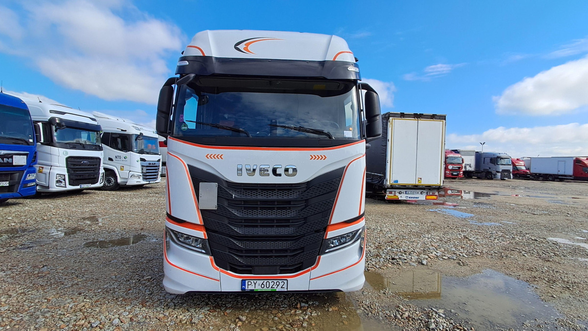 IVECO AS440ST/FP LT LNG CIĄGNIK SIODŁOWY - Tractor: foto 2 IVECO AS440ST/FP LT LNG CIĄGNIK SIODŁOWY - Tractor: foto 2