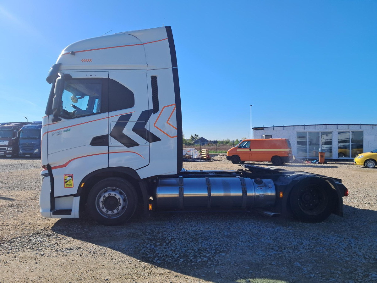 IVECO AS440ST/FP LT LNG CIĄGNIK SIODŁOWY - Tractor: foto 4 IVECO AS440ST/FP LT LNG CIĄGNIK SIODŁOWY - Tractor: foto 4