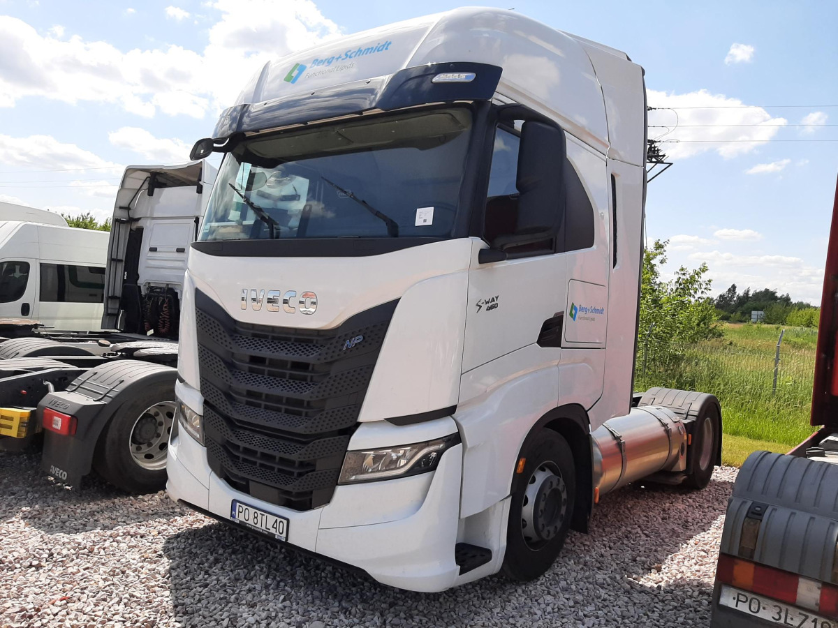 IVECO S-WAY CIĄGNIK SIODŁOWY - Tractor: foto 2 IVECO S-WAY CIĄGNIK SIODŁOWY - Tractor: foto 2