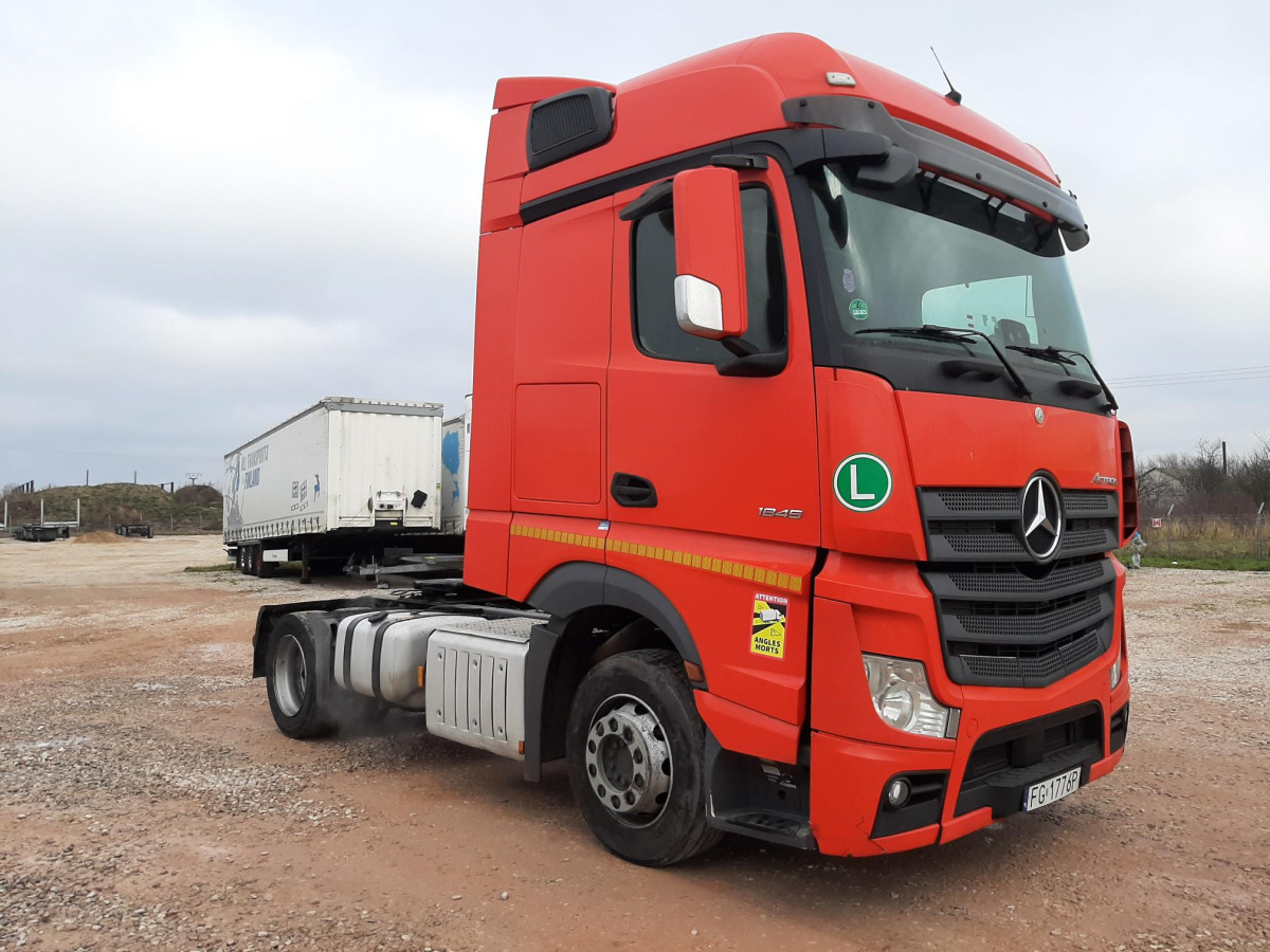 MERCEDES BENZ ACTROS CIĄGNIK SIODŁOWY - Tractor: foto 1 MERCEDES BENZ ACTROS CIĄGNIK SIODŁOWY - Tractor: foto 1