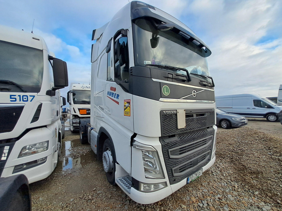VOLVO FH 460 CIĄGNIK SIODŁOWY - Tractor: foto 1 VOLVO FH 460 CIĄGNIK SIODŁOWY - Tractor: foto 1