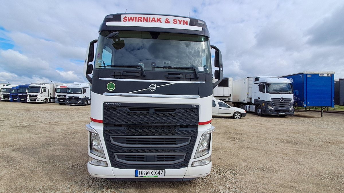 VOLVO FH CIĄGNIK SIODŁOWY - Tractor: foto 3 VOLVO FH CIĄGNIK SIODŁOWY - Tractor: foto 3