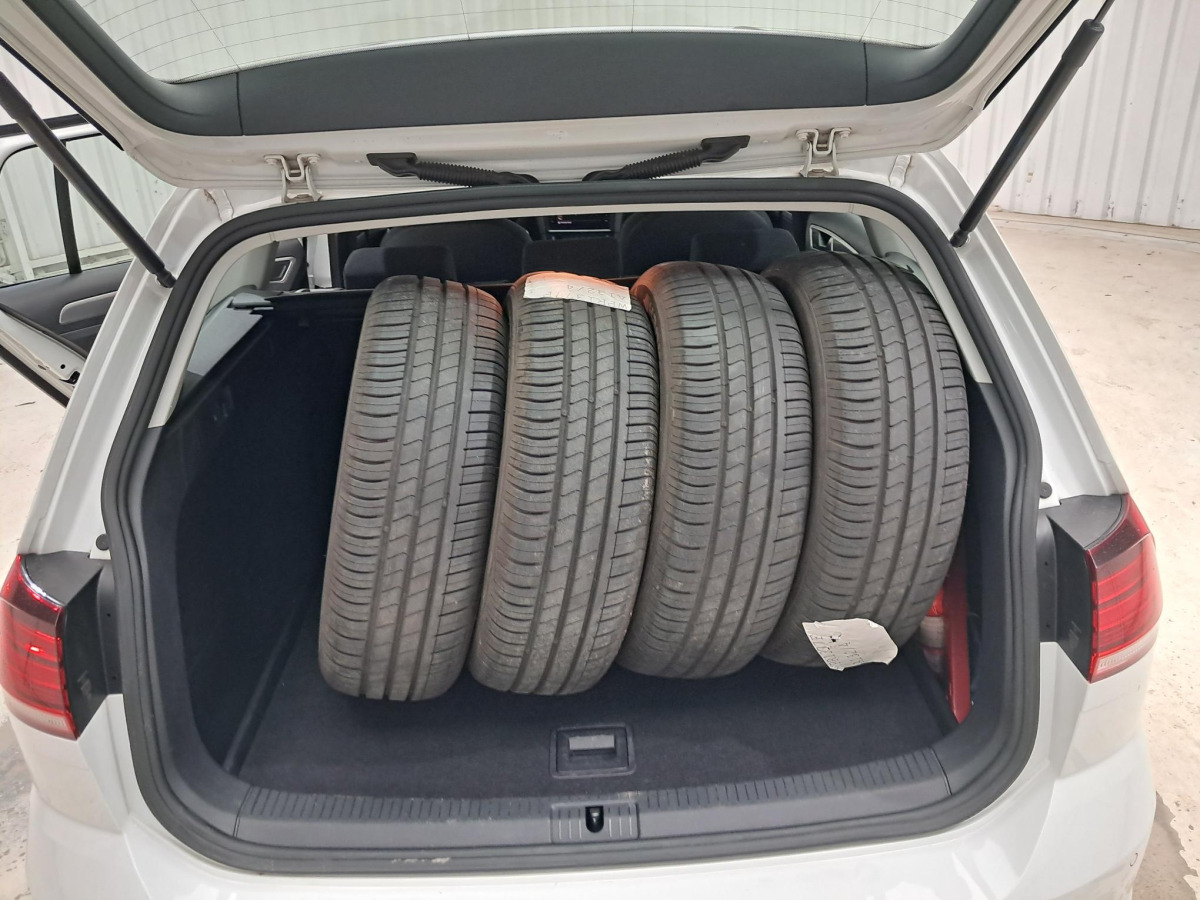 Automóvel VOLKSWAGEN GOLF KOMBI: foto 11