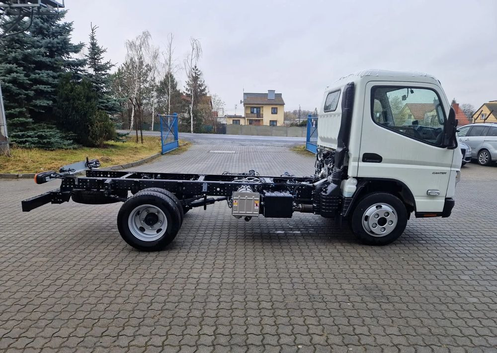 FUSO Canter 6S15 podwozie - Camião chassi: foto 3 FUSO Canter 6S15 podwozie - Camião chassi: foto 3