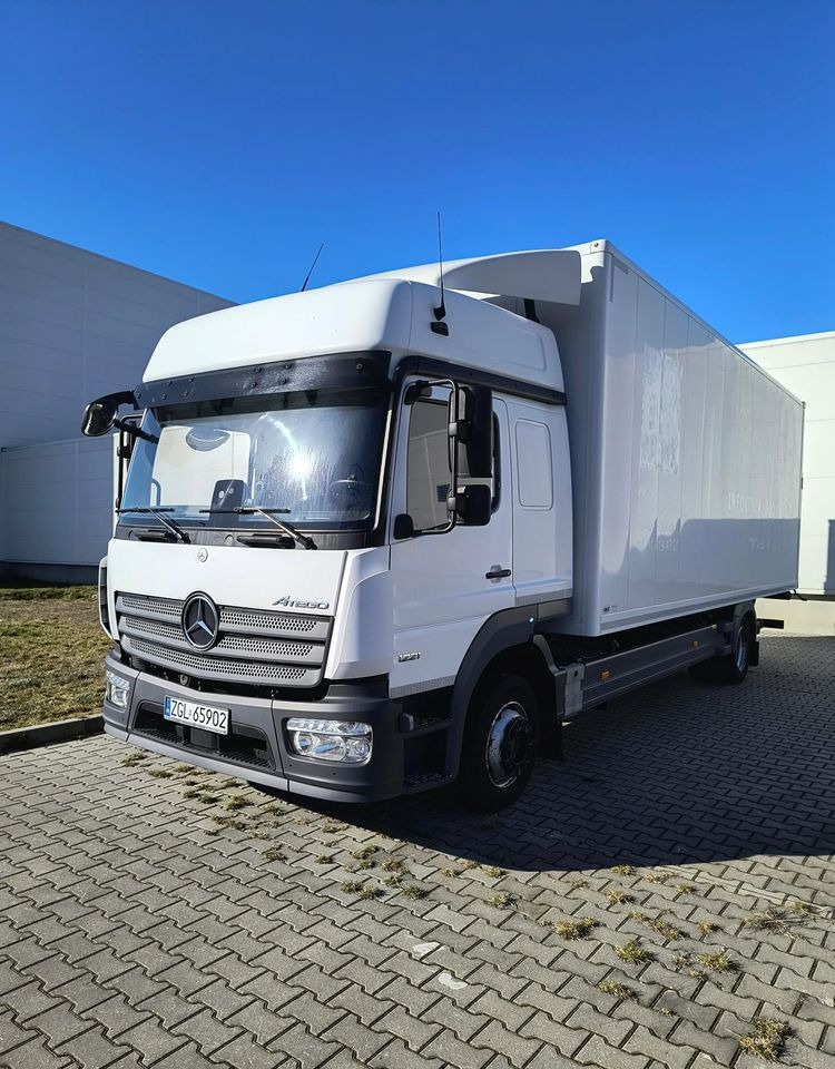 Mercedes-Benz Atego 1221 L - Camião furgão: foto 1 Mercedes-Benz Atego 1221 L - Camião furgão: foto 1