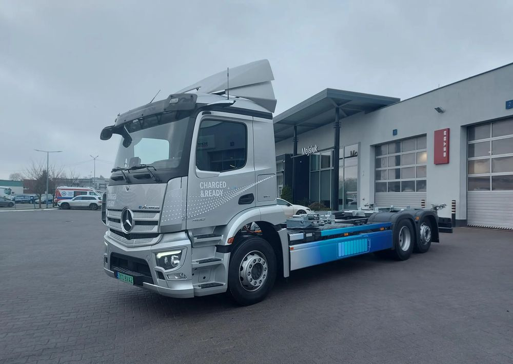 Mercedes-Benz eActros 400 6x2 BDF Elektryczny - Camião de transporte de madeira, Camião eléctrico: foto 5 Mercedes-Benz eActros 400 6x2 BDF Elektryczny - Camião de transporte de madeira, Camião eléctrico: foto 5