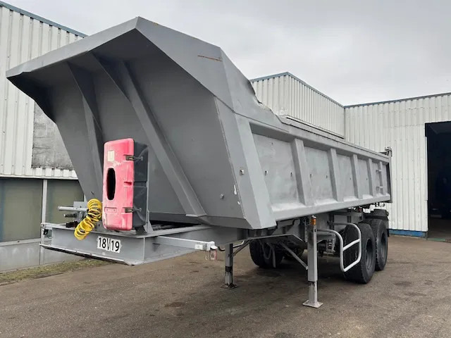 CIF 2 Axle Steel Tipper , Spring Suspension , Drum Brakes - Semi-reboque basculante: foto 1 CIF 2 Axle Steel Tipper , Spring Suspension , Drum Brakes - Semi-reboque basculante: foto 1