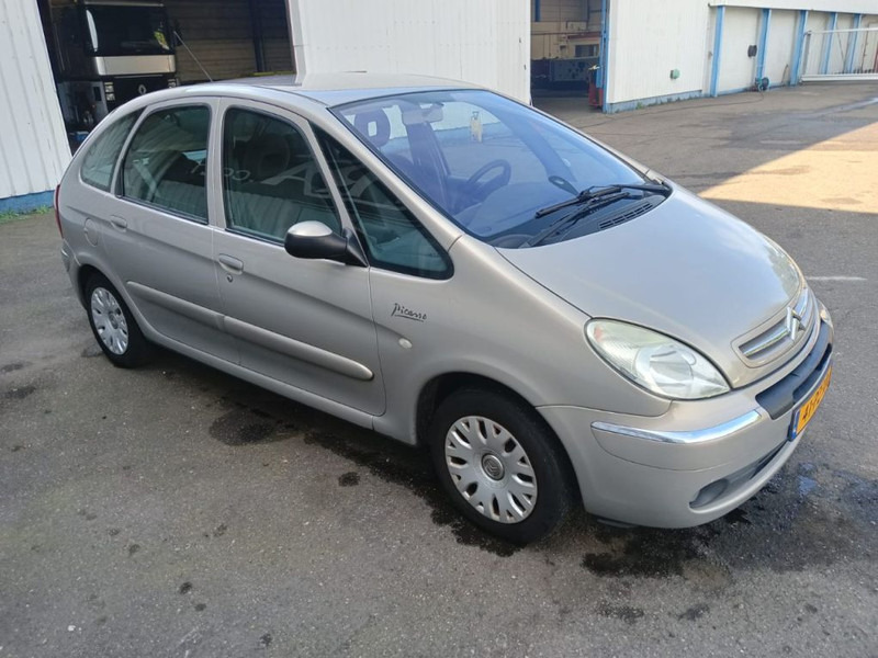 Citroën Xsara Picasso 1.8i - 16V , Airco - Automóvel: foto 4 Citroën Xsara Picasso 1.8i - 16V , Airco - Automóvel: foto 4